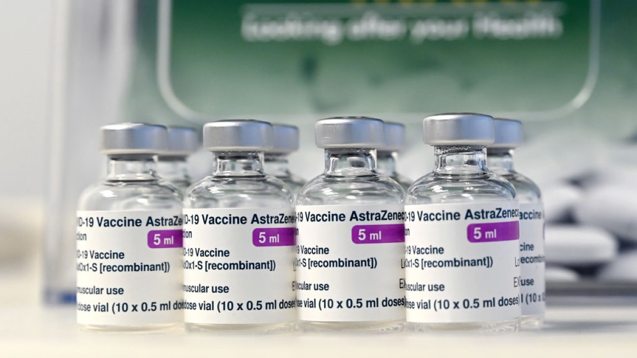 AZ Brushes Off Vaccine Criticism, Awaits US Readout